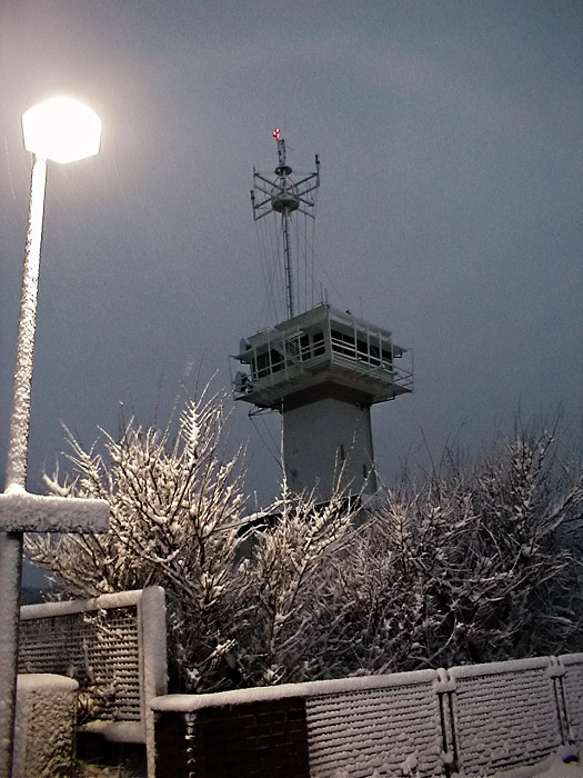Blick zur Marine-Signalstation im Winter