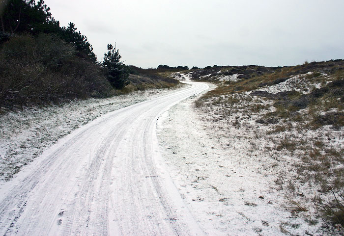 Straße zum Westen im Winter