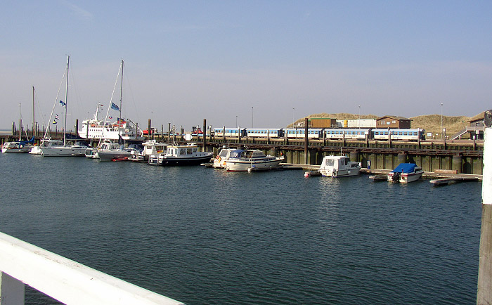 Blick zum Yachthafen am Westanleger