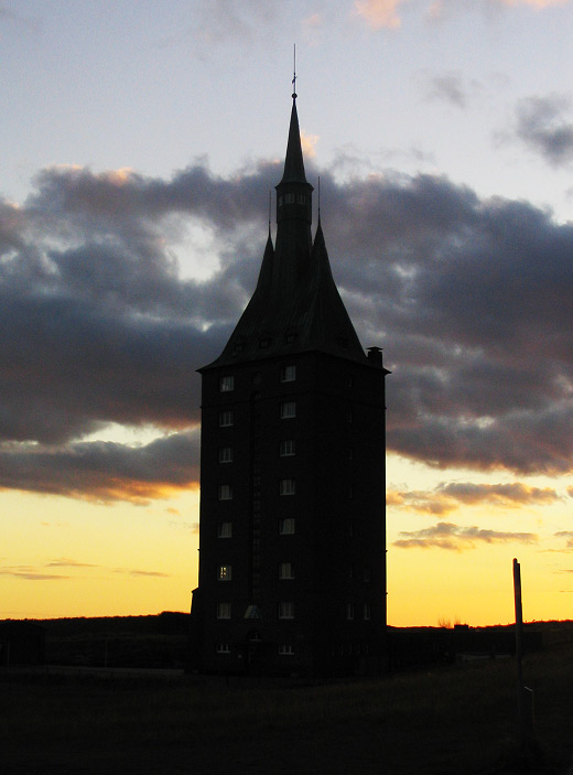 Westturm im Abendlicht