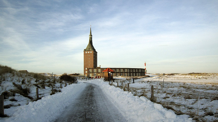 Verschneiter Inselwesten mit Westturm