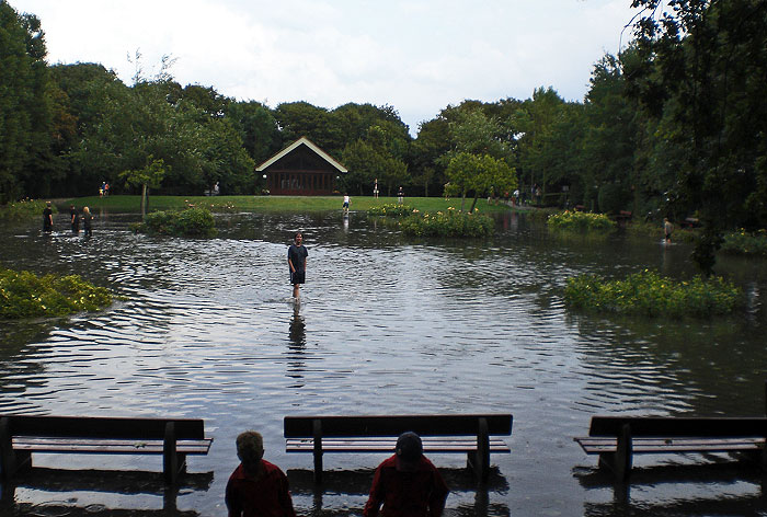 Hochwasser im Rosengarten