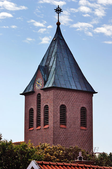 Blick auf den Kirchturm