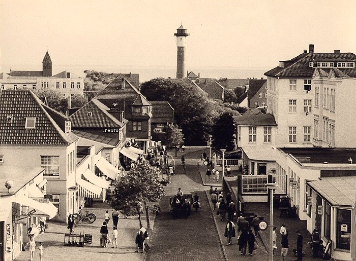 Zedeliusstraße und Leuchtturm