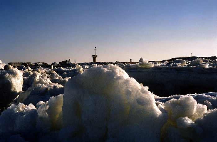 Eismassen am Inselstrand