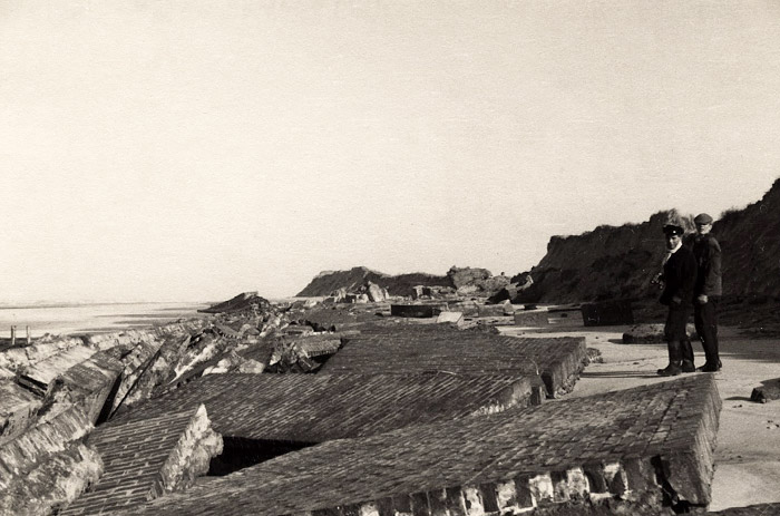 Strandmauer nach der Sturmflut 1962