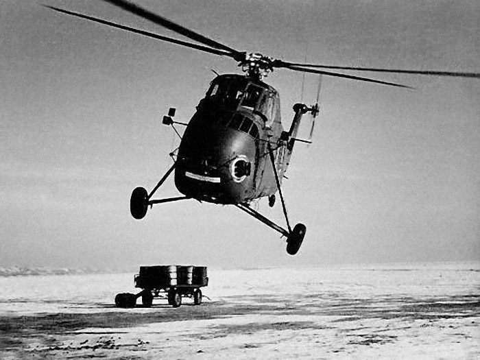 Hubschrauber im Eiswinter 1963
