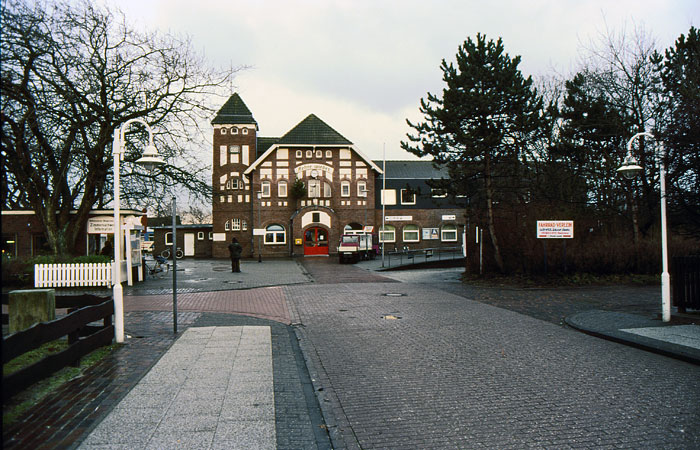 Bahnhofsvorplatz in den 1990er Jahren