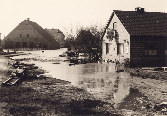 Mittelpunkt und Ponyhof nach der Sturmflut