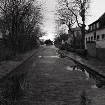 Bahnhofstra&szlig;e nach dem Regen. Foto &copy; Erik Kohl 2009