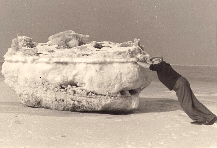 Eisschollen am Hauptstrand