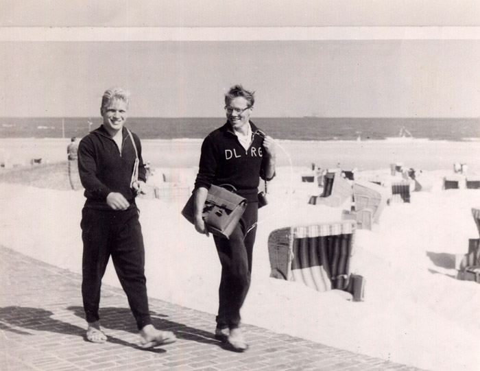 DLRG-Rettungsschwimmer am Strand