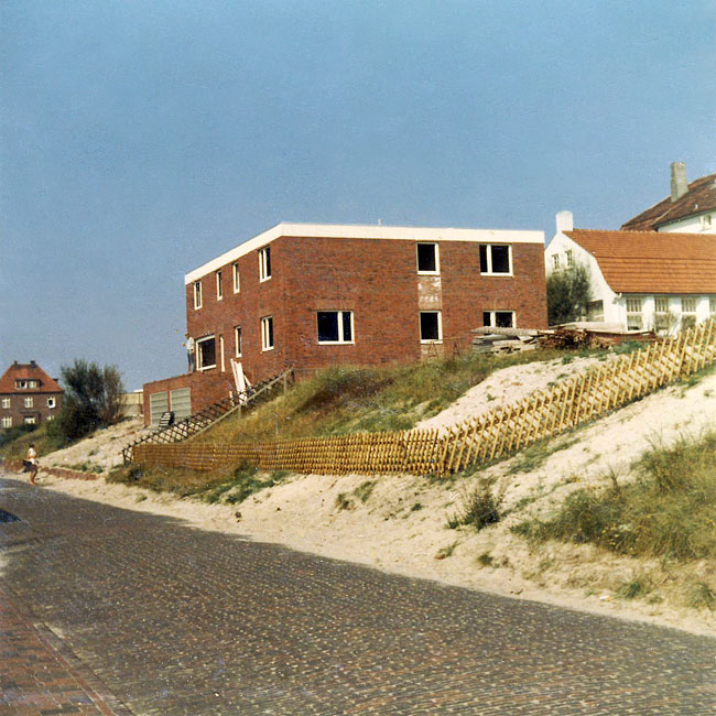 Elisabeth-Anna-Straße mit Villa Düne
