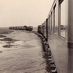 Inselbahn-Z&uuml;ge im Westen