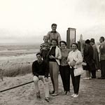 Familienfoto auf der Promenade