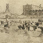 Strand mit D&uuml;nenbake und Hotel Monopol